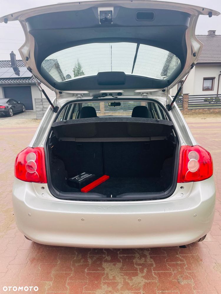 Toyota Auris 1.6 VVT-i Team - 14