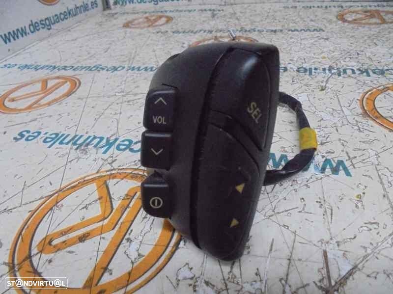 COMANDO VOLANTE TOYOTA COROLLA VERSO 2002 -8623013010 - 3