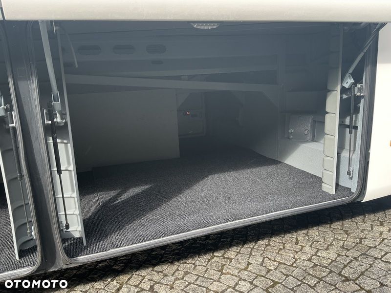 Mercedes-Benz TOURISMO - 27