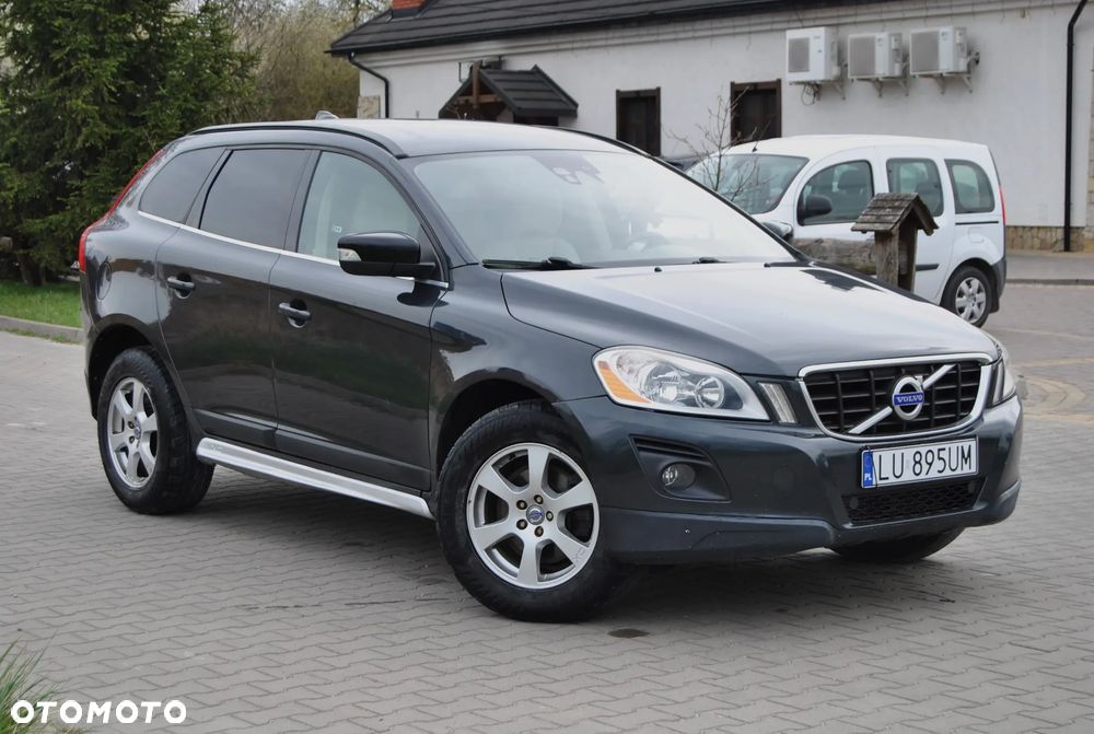 Volvo XC 60 D5 AWD Momentum - 2