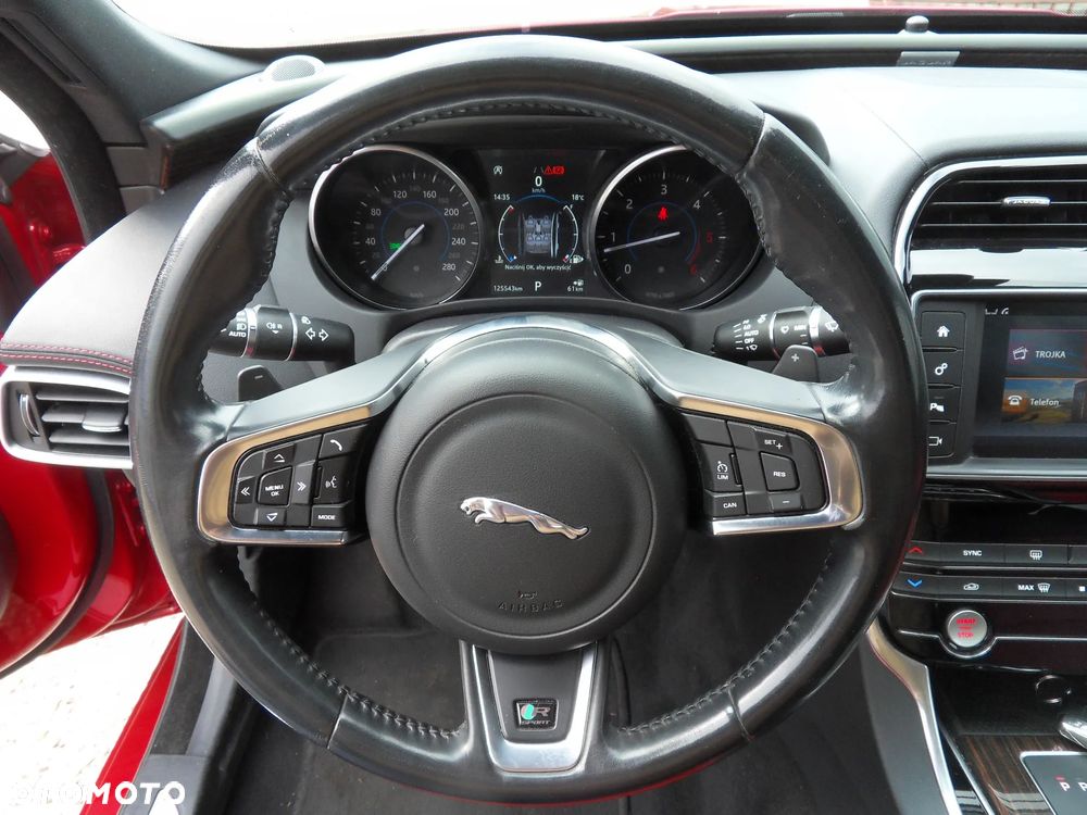 Jaguar XE E-Performance Pure - 16