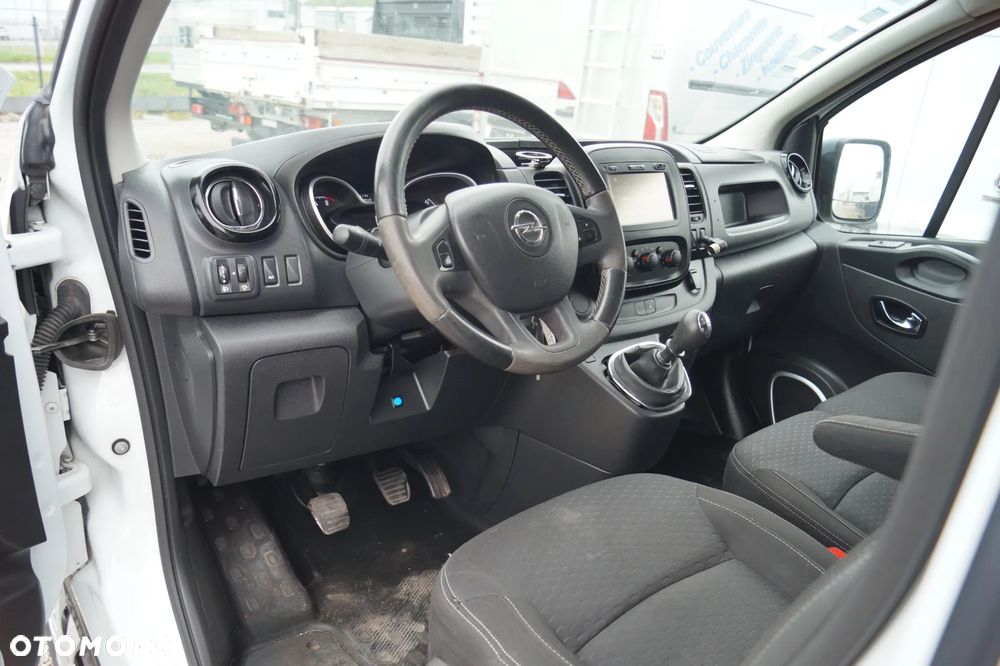 Opel Vivaro - 22