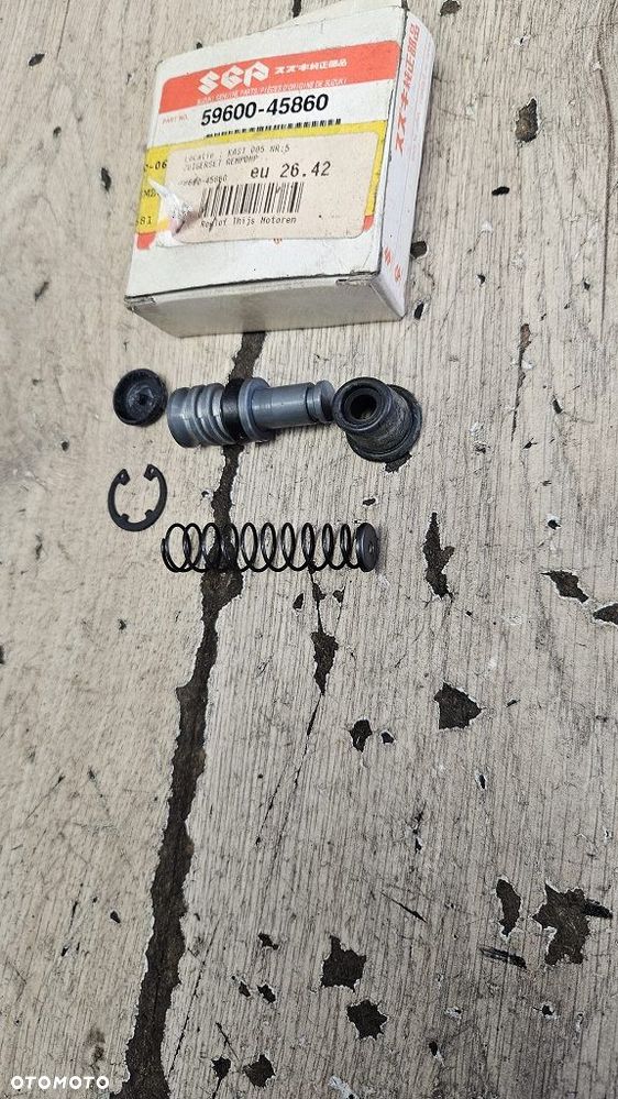 Zestaw naprawczy pompy hamulcowej Suzuki GSX DL GS GSF GSR GSX-R GSX GV RF  59600-45860 - 5