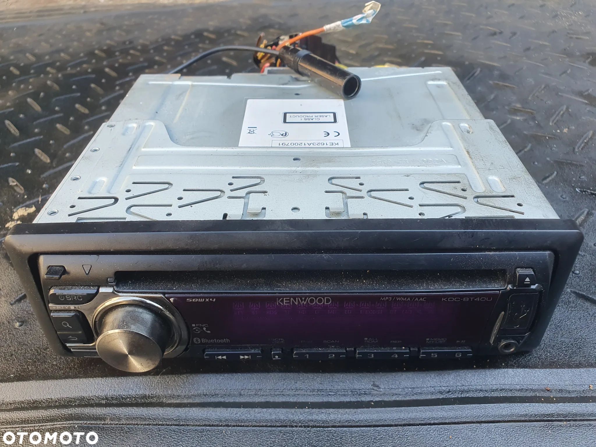 Radioodtwarzacz CD-mp3 Kenwood KDC-BT40U - 1