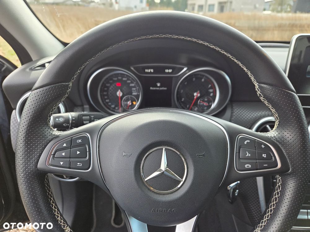 Mercedes-Benz Klasa A 200 Activity Edition - 16