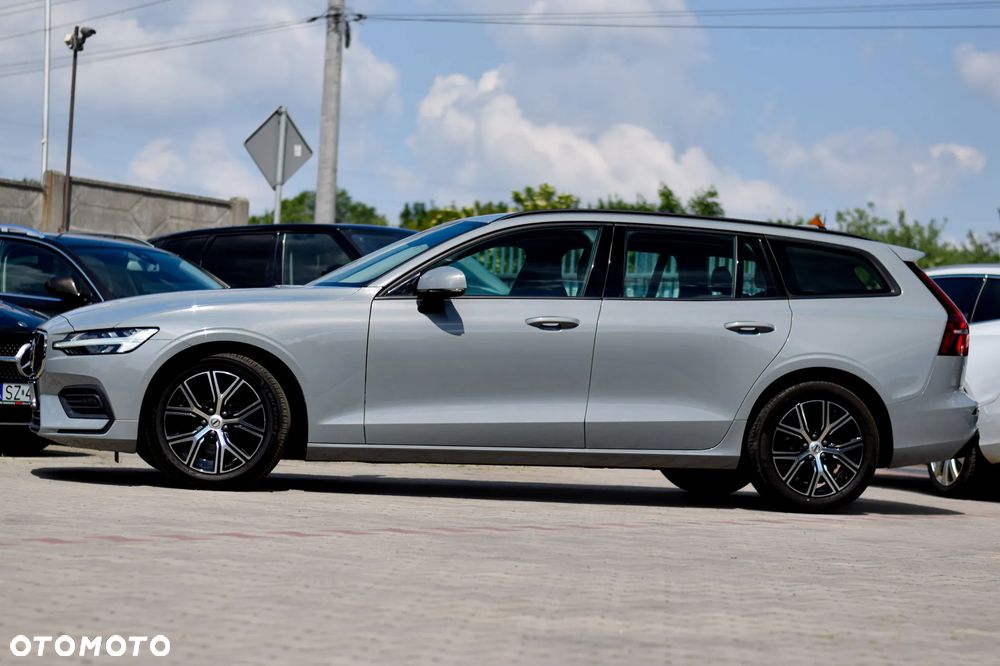 Volvo V60 B3 B DKG Momentum Pro - 6