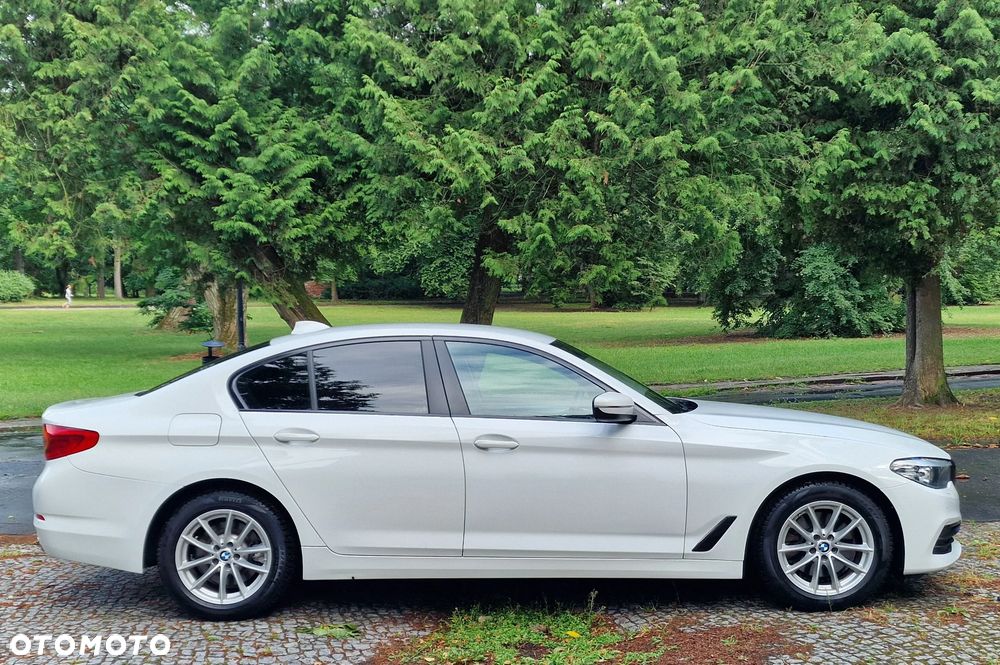 BMW Seria 5 520d Luxury Line - 9