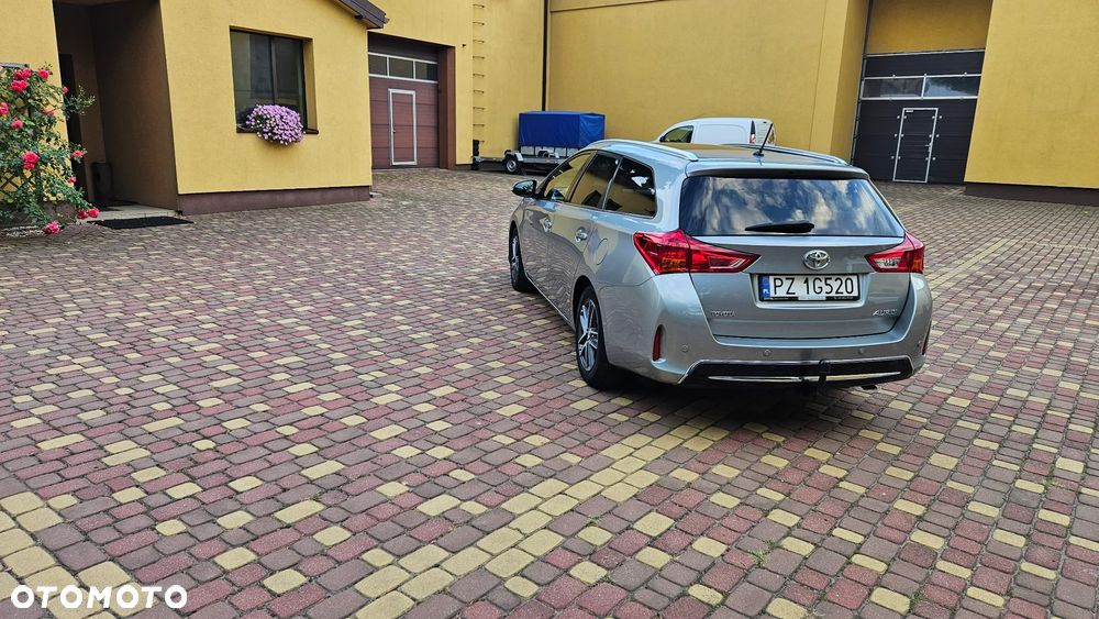 Toyota Auris 2.0 D-4D Executive - 3