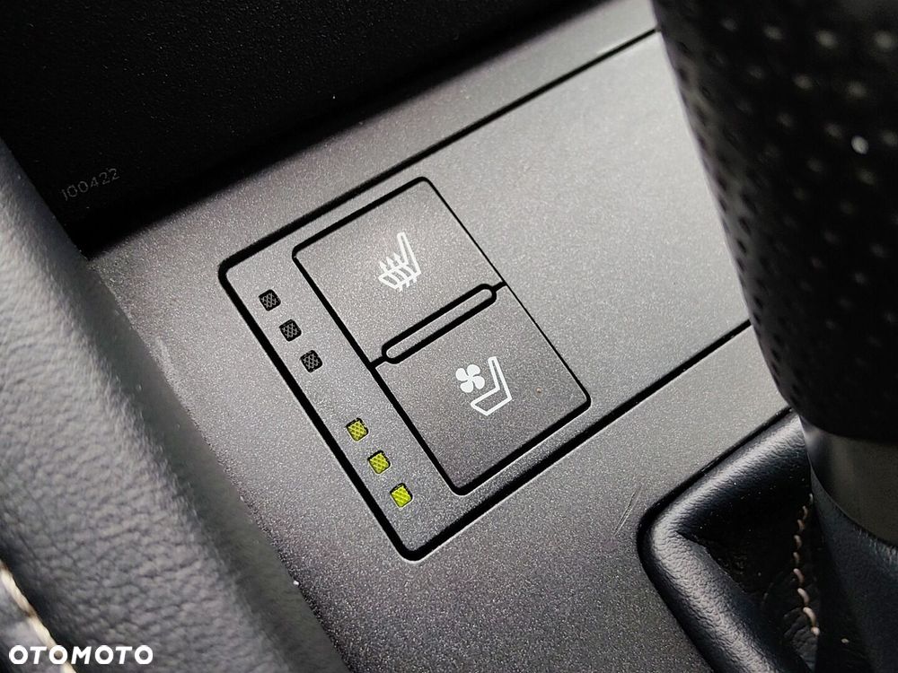 Lexus RC 200t / 300 F Sport - 24