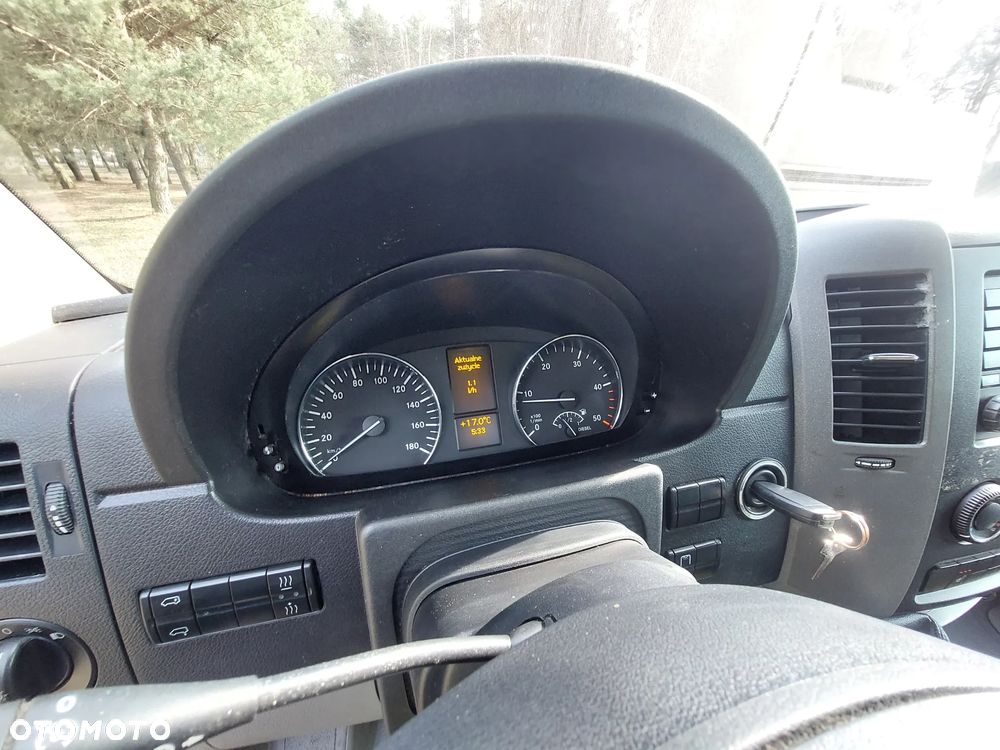 Mercedes-Benz Sprinter - 2