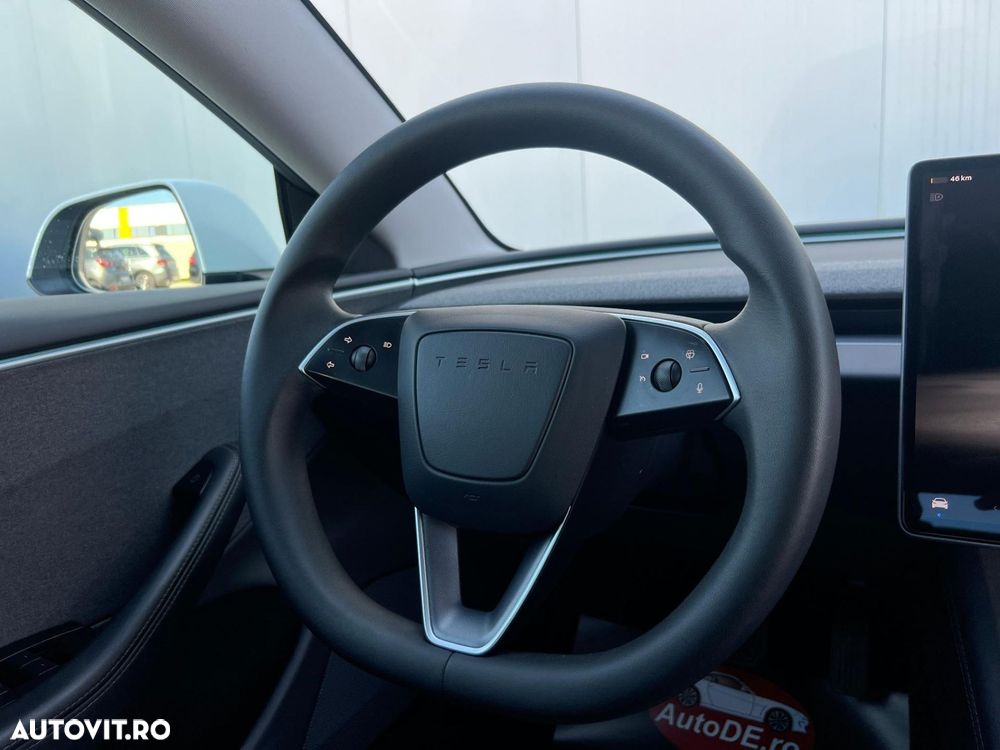 Tesla Model 3 - 11