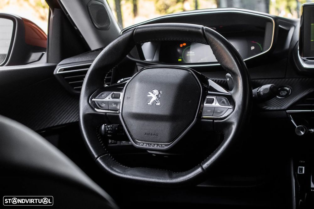 Peugeot 2008 1.5 BlueHDi Allure EAT8 - 34