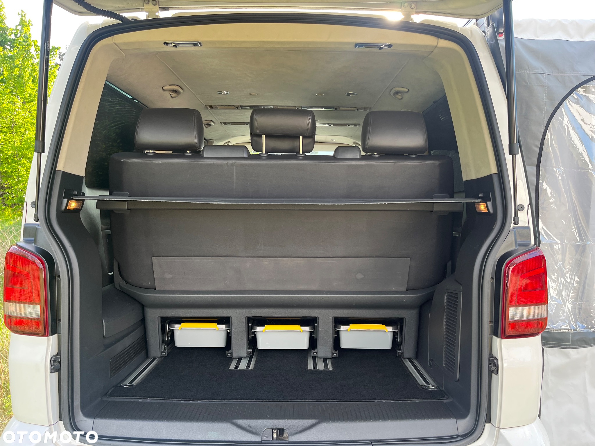 Volkswagen Multivan - 31
