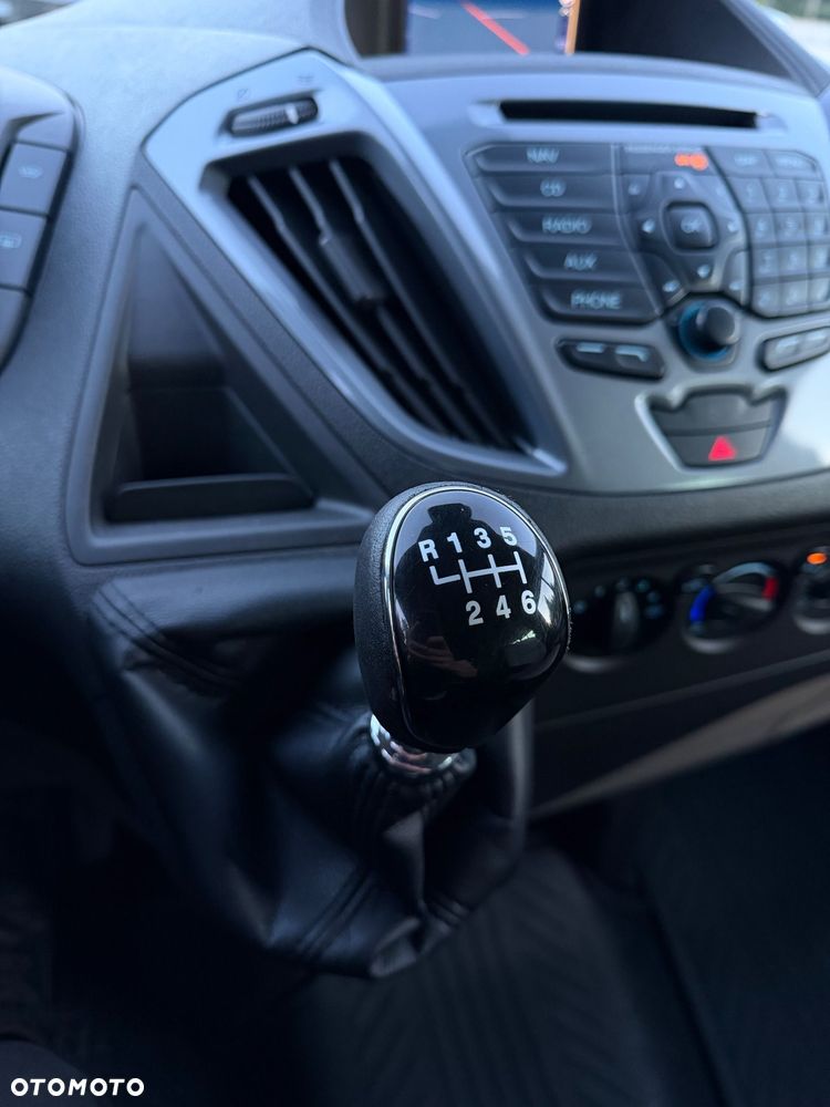 Ford Tourneo Custom - 20