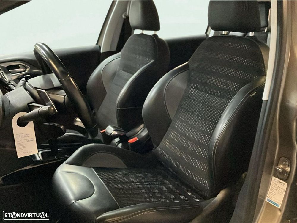 Peugeot 2008 - 14