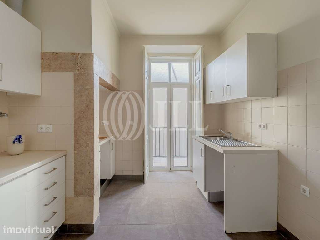 Apartamento T3+1 com varanda, em Campo de Ourique, Lisboa - Grande imagem: 2/30