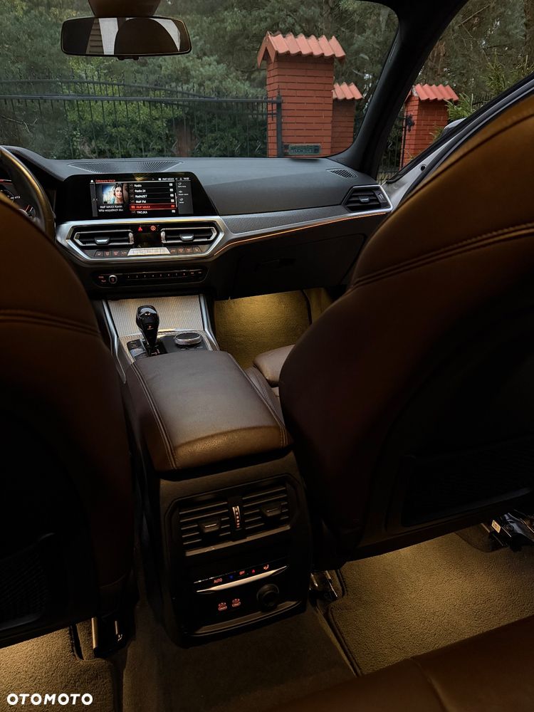 BMW Seria 3 320d xDrive M Sport - 22