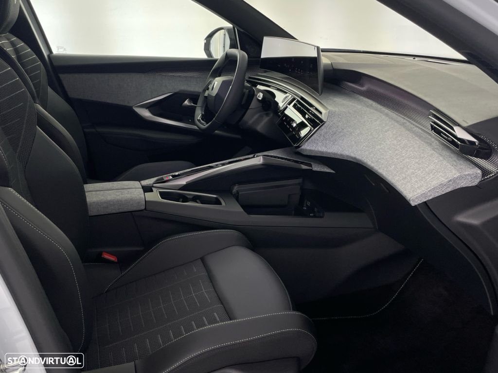 Peugeot 3008 1.2 Hybrid GT e-DCS6 - 23
