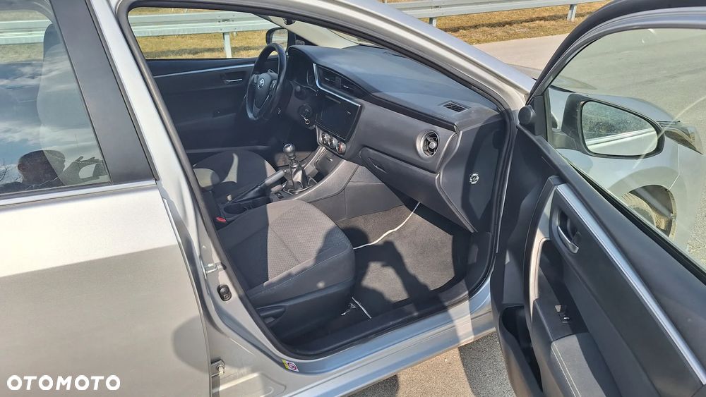 Toyota Corolla 1.6 Comfort - 6