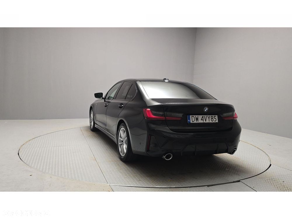 BMW Seria 3 320d xDrive mHEV M Sport - 4