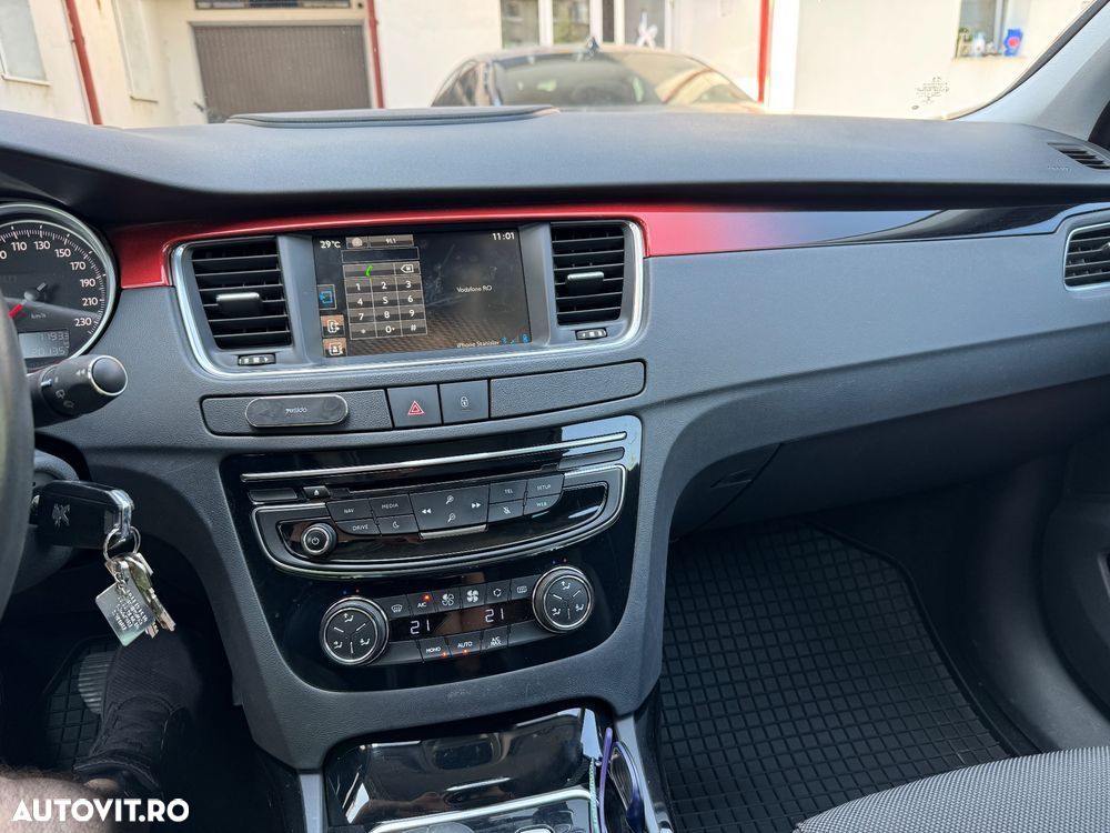 Peugeot 508 Hybrid4 - 12