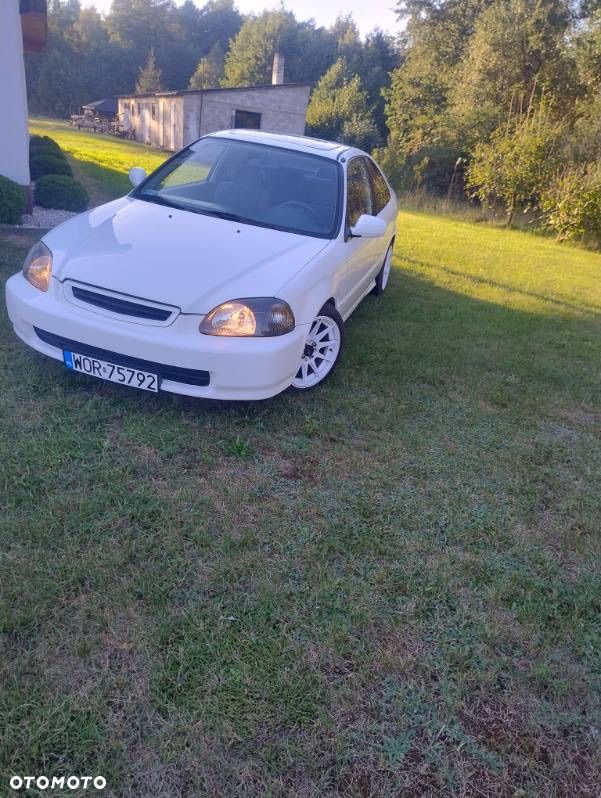 Honda Civic 1.6i LS - 1