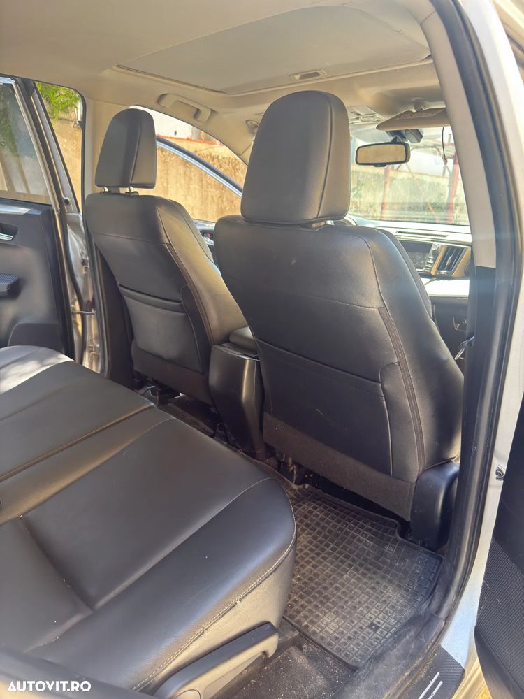 Toyota RAV4 2.2 D-4CAT 4WD Aut Luxury - 32