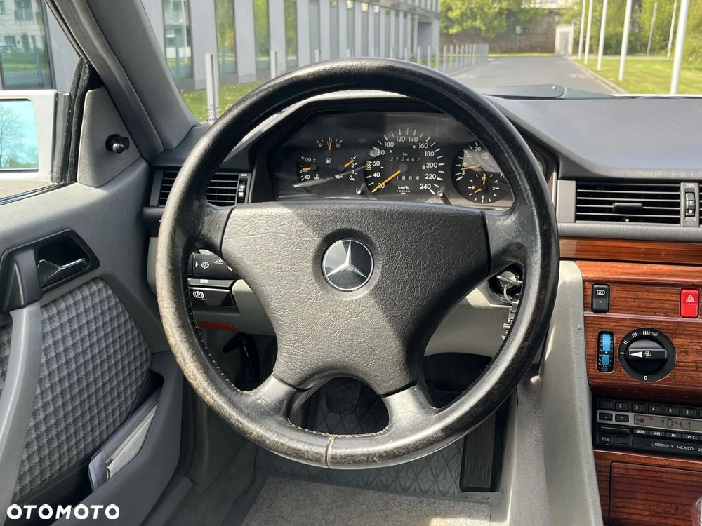 Mercedes-Benz W124 (1984-1993) - 16