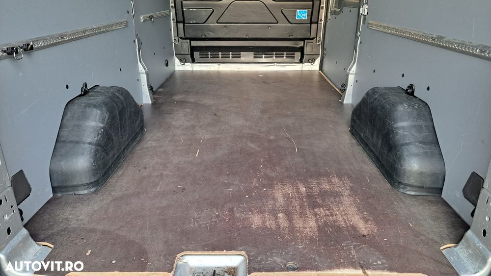Ford TRANSIT VAN TREND L3H3 FWD - 12