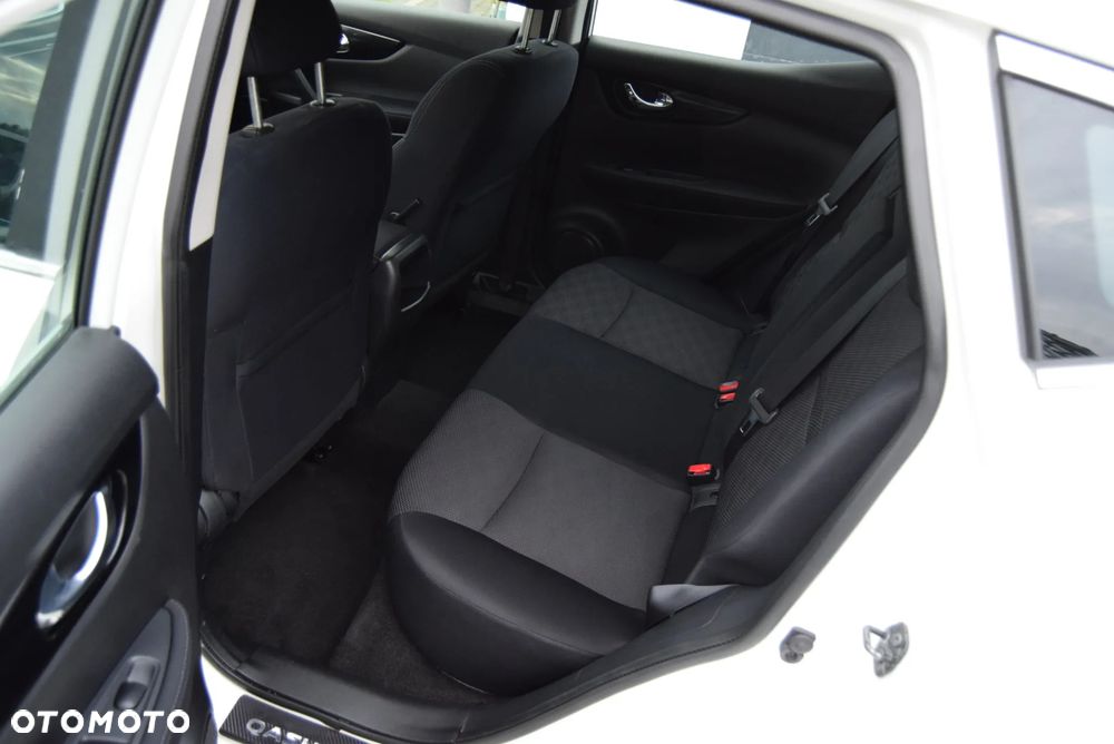 Nissan Qashqai 1.2 DIG-T N-Vision - 16