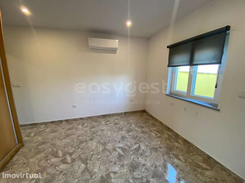 Magnifica Moradia T1+1 situada na freguesia do Campo - Grande imagem: 5/16