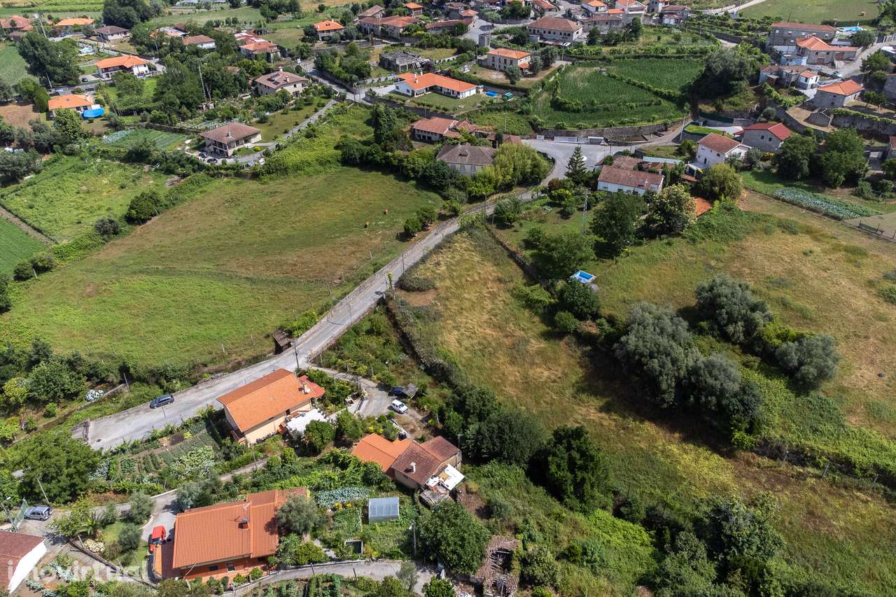 Moradia para Restauro, São João de Rei, Póvoa de Lanhoso - Grande imagem: 4/34