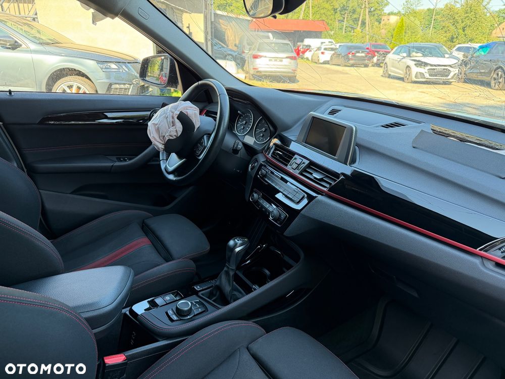 BMW X1 xDrive20i Sport Line - 14