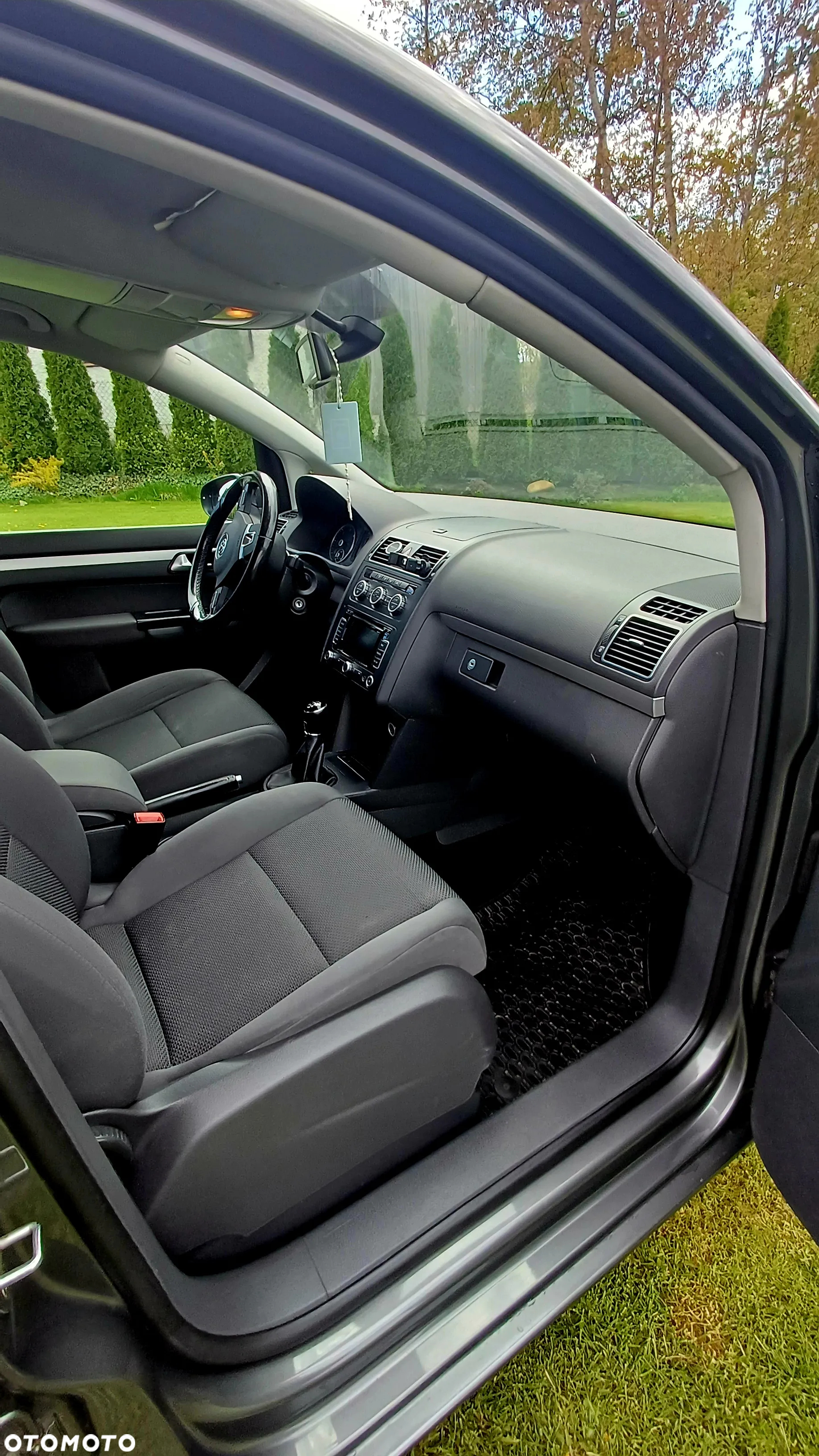 Volkswagen Touran - 4