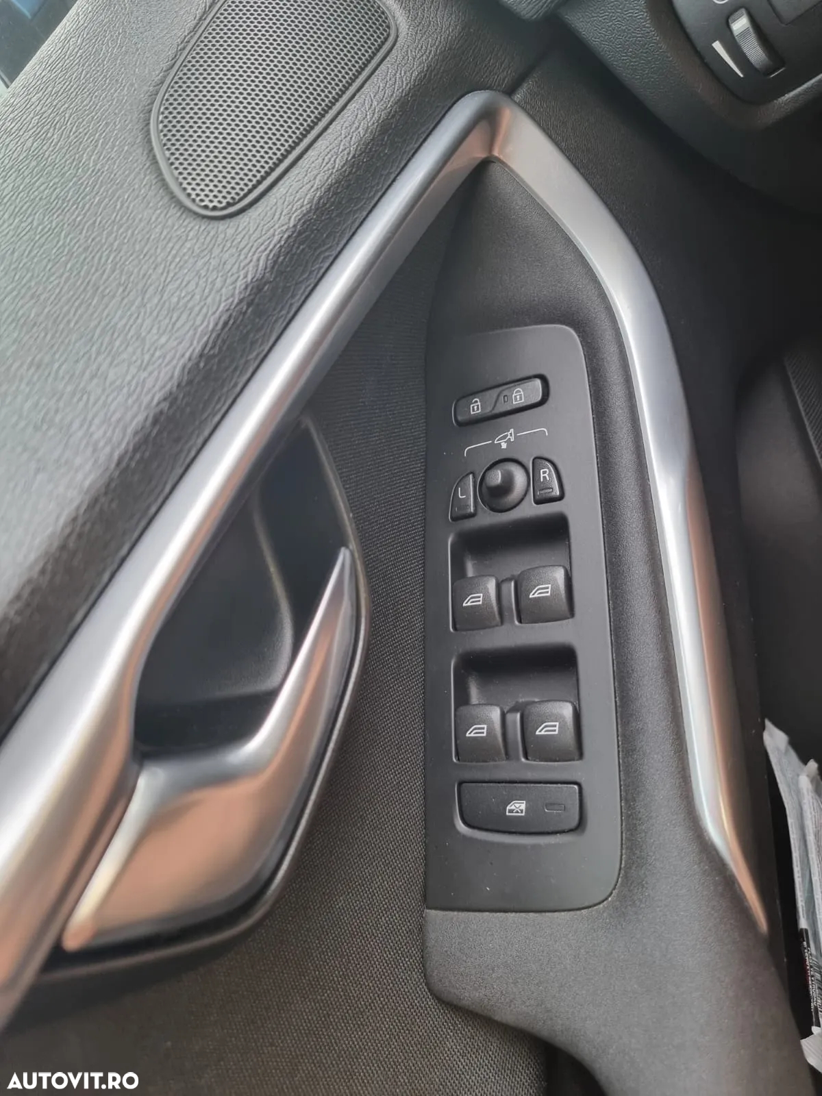 Volvo V40 D4 VEA Momentum - 10
