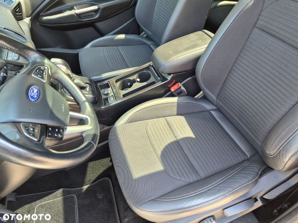 Ford Kuga - 23