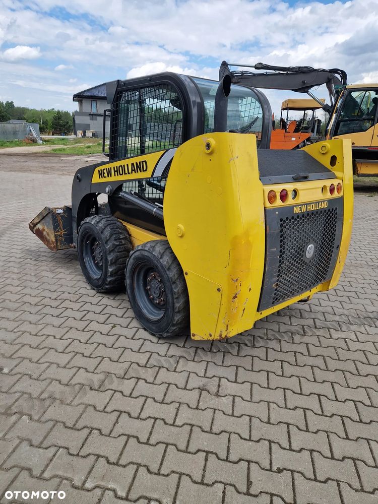 New Holland L216 - 5
