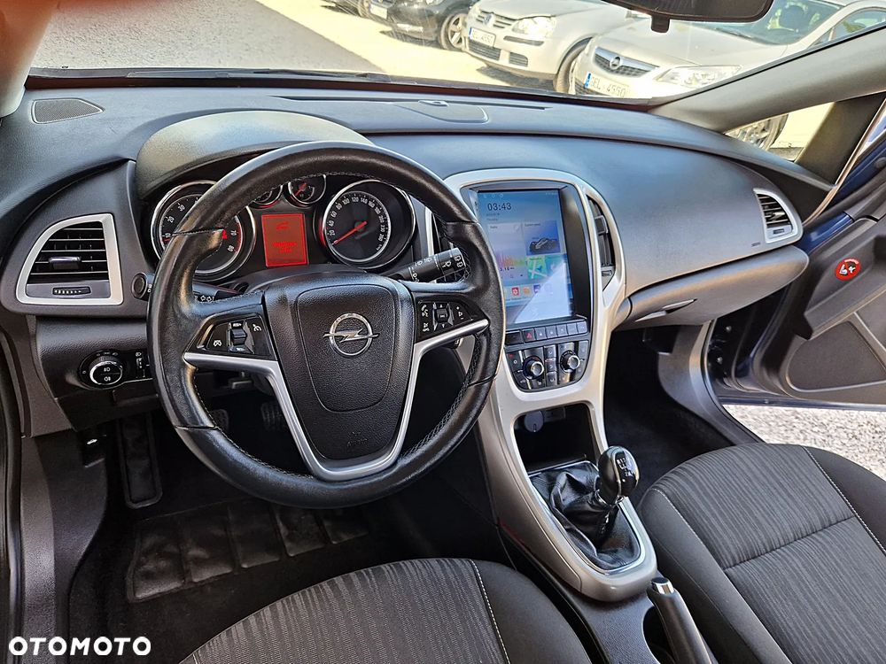 Opel Astra 1.4 Turbo 150 Jahre - 4