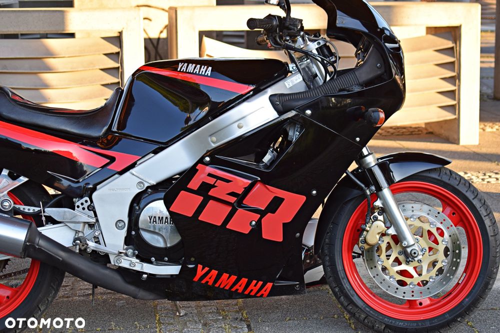 Yamaha FZR - 2