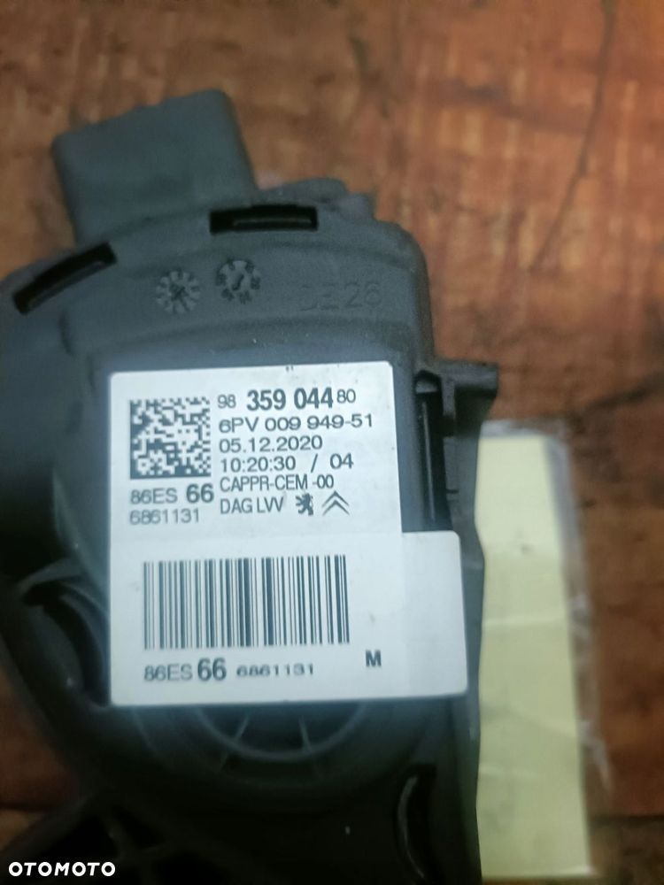 CITROEN C3 III 16- 1,2 B potencjometr pedał gazu 9835904480 + - 3