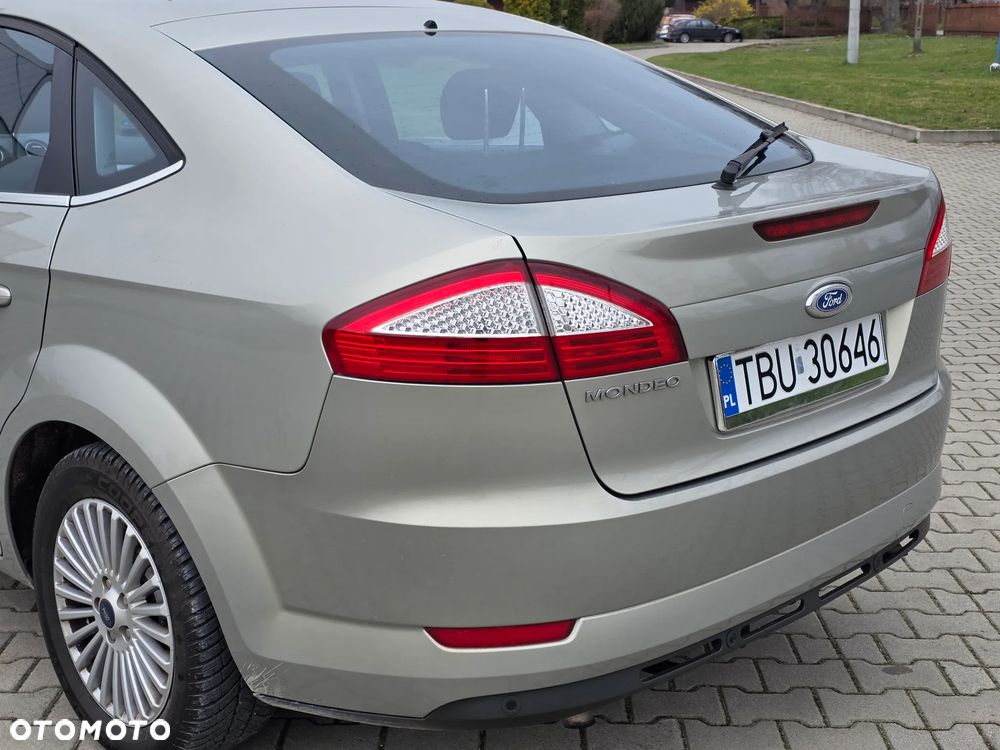 Ford Mondeo 2.3 Ghia - 13