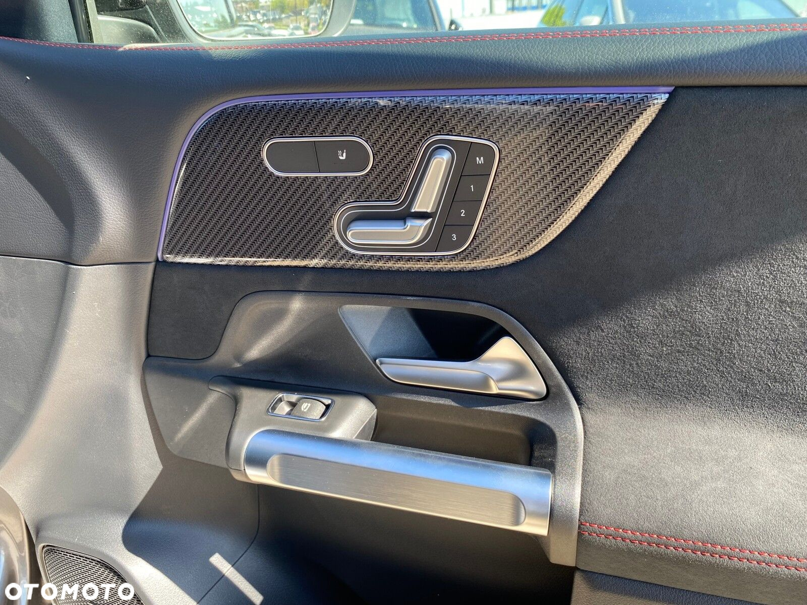 Mercedes-Benz GLB - 22