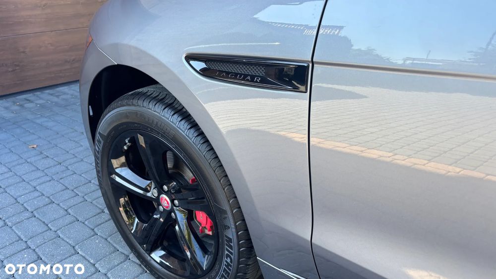Jaguar F-Pace - 2