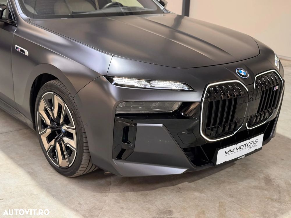 BMW M7 M760e xDrive AT PHEV - 12