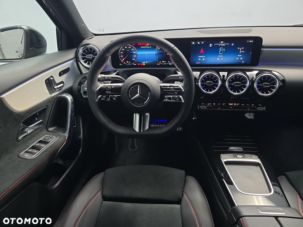 Mercedes-Benz Klasa A 200 AMG Line 7G-DCT - 12