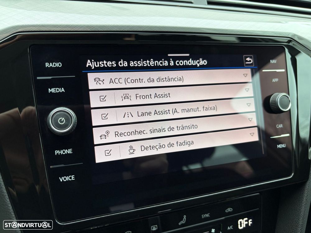 VW Passat Variant 2.0 TDi Elegance DSG - 33