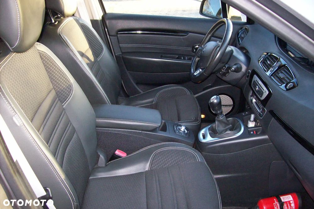 Renault Scenic 1.6 dCi Energy Bose EU6 - 15