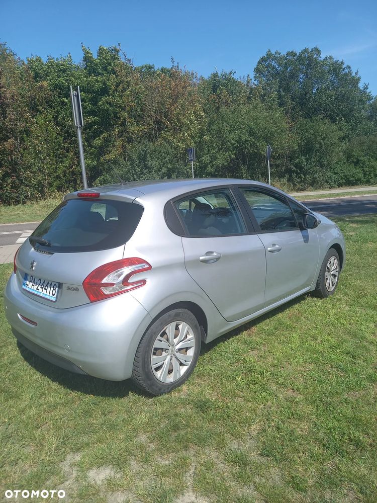 Peugeot 208 - 3