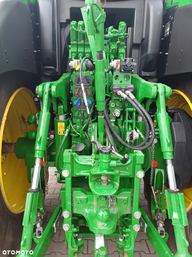 John Deere 6R250 - 9