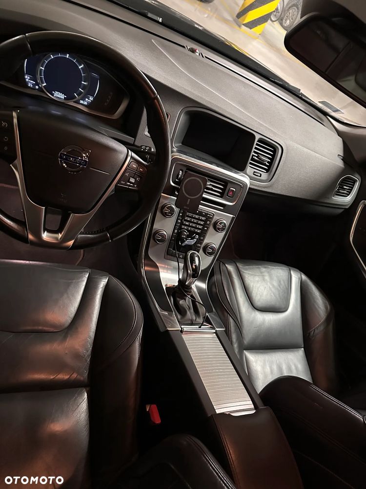 Volvo V60 D3 Drive-E Ocean Race - 14